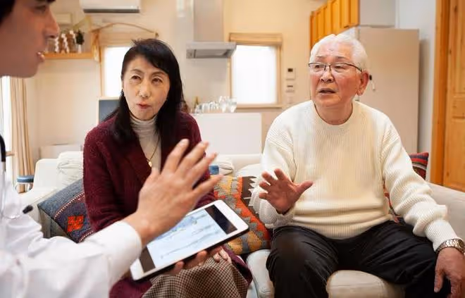 我存款200萬,退休金8千,不請保姆不去養老院,就讓兒媳給我養老