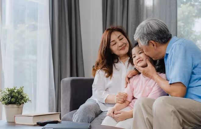 我存款200萬,退休金8千,不請保姆不去養老院,就讓兒媳給我養老