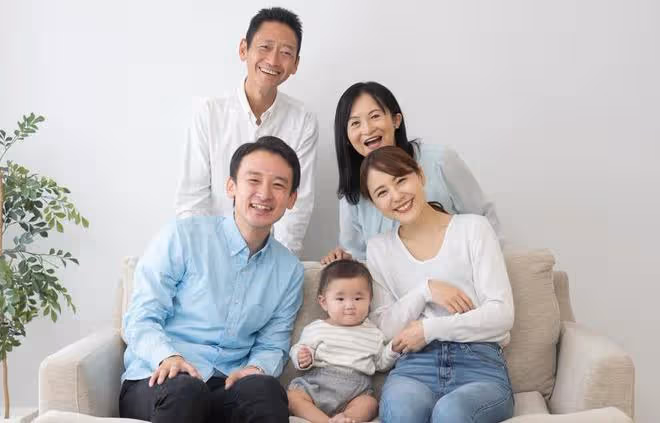 我存款200萬,退休金8千,不請保姆不去養老院,就讓兒媳給我養老