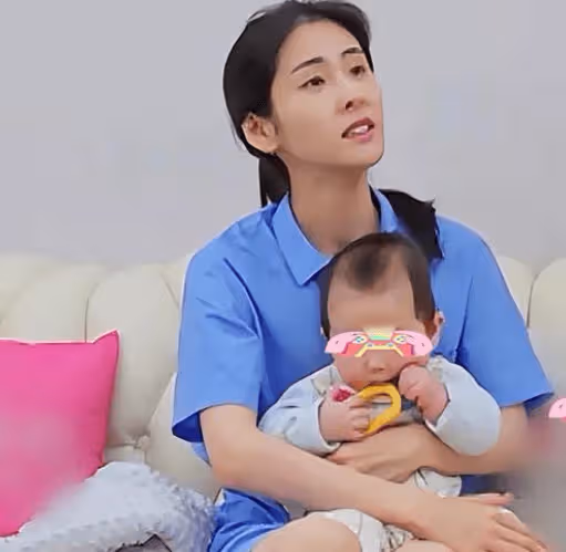華晨宇和王悅伊低調秀戀情,男方不給張碧晨和女兒名分!