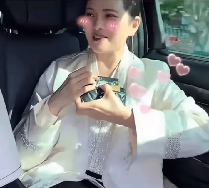 伊能靜兒子放棄美國生活,接妹妹小米粒出國留學,秦昊表示歡迎並送1000萬