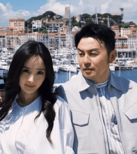 李現曬《醬園弄》同事照，章子怡好瘦，雷佳音臉盤子比楊冪寬一圈