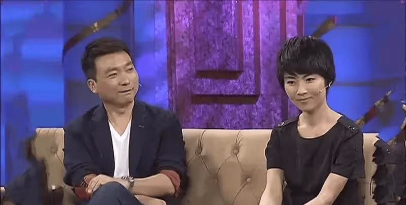這兩位我們熟悉的主持人,原來是夫妻?低調了13年,比嫁入豪門還幸福!