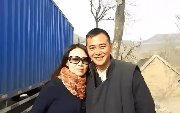 他被稱為最帥男演員,不顧父母反對娶大15歲妻恩愛至今,沒生孩子也幸福