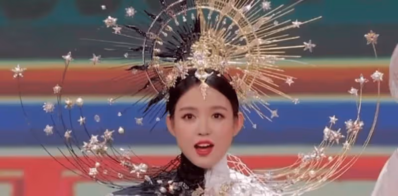 懷孕6個月上春晚,艷壓奚夢瑤,拒嫁30億豪門,她才是人生贏家!
