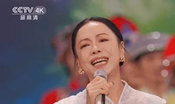 同樣是「醜女」,為什麼任素汐春晚獨唱獲滿堂紅,而黃綺珊卻遭受網暴?