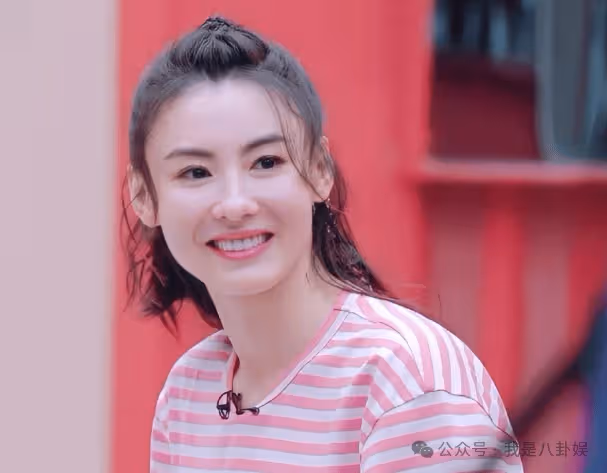 謝霆鋒通電話給兒子,不料忘記關免提,注意聽謝霆鋒對張柏芝的真實稱呼