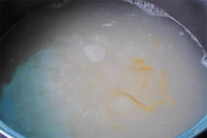 熬粥不要涼水下鍋,教你快速熬法,米白亮黏稠不溢鍋