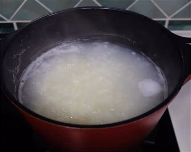 熬粥不要涼水下鍋,教你快速熬法,米白亮黏稠不溢鍋