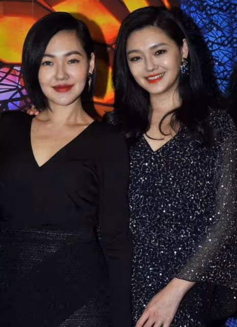 雙面姐妹花！大小S不轉發愛國動態，天天發動態罵張蘭，立場有問題