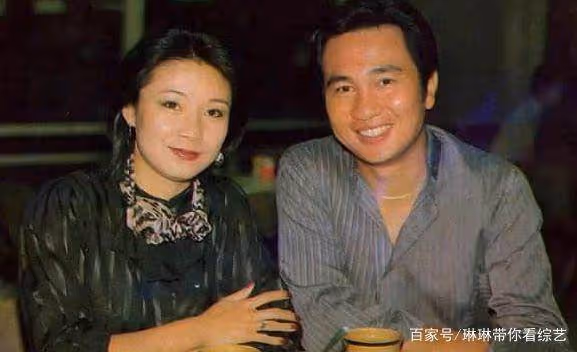 她被稱為最美黃蓉，卻嫁給了藉藉無名的丈夫，一生無悔