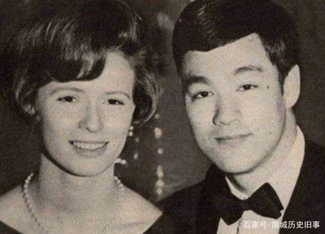 一代功夫巨星李小龍,只剩下女兒李香凝,如今過得怎麼樣了?