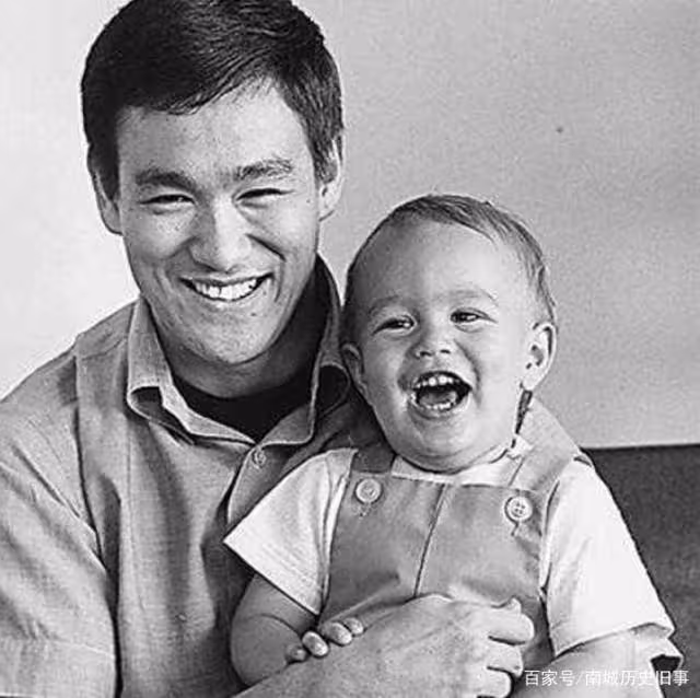 一代功夫巨星李小龍,只剩下女兒李香凝,如今過得怎麼樣了?