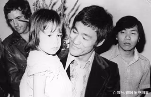 一代功夫巨星李小龍,只剩下女兒李香凝,如今過得怎麼樣了?