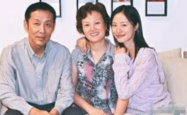 陳道明34歲女兒至今未婚,當看到正面照之後,網友:這誰敢娶!