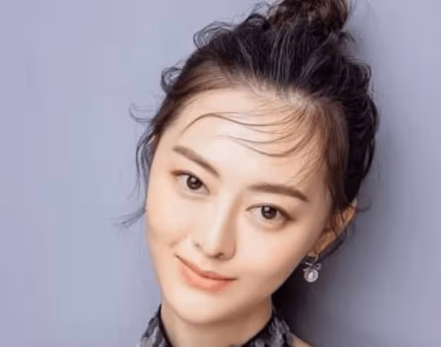 陳道明34歲女兒至今未婚,當看到正面照之後,網友:這誰敢娶!