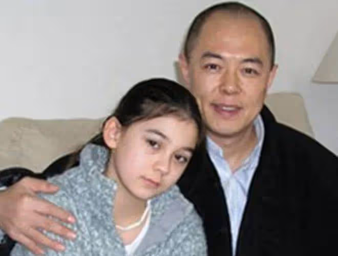 張鐵林的混血女兒長大了,顏值高到犯規,這才是真正的「格格」