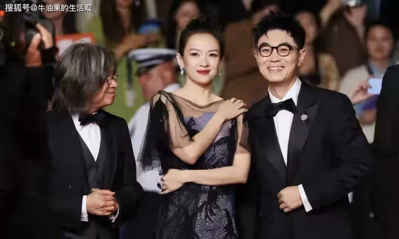 章子怡亮相坎城獲清場待遇,穿黑裙生圖狀態曝光,楊冪放不開李現狀態好