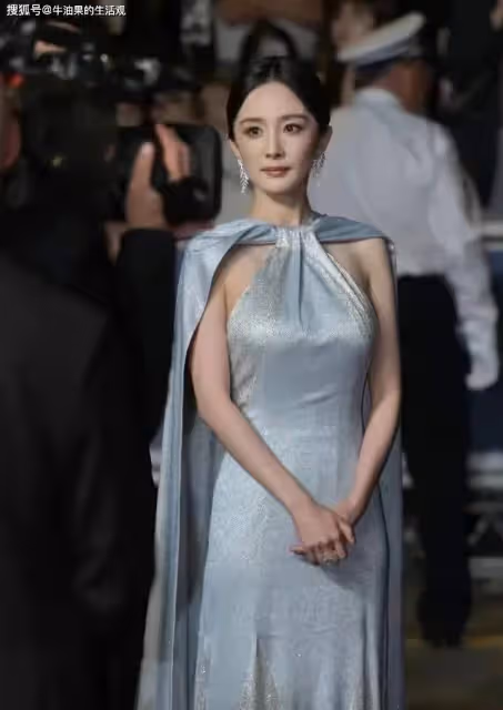 章子怡亮相坎城獲清場待遇,穿黑裙生圖狀態曝光,楊冪放不開李現狀態好