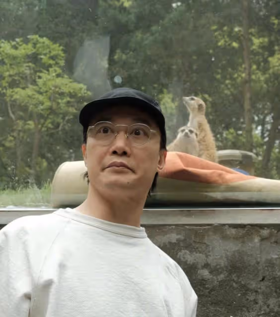 突發聲帶受損,無法保障演唱會質量,陳奕迅上場鞠躬含淚致歉