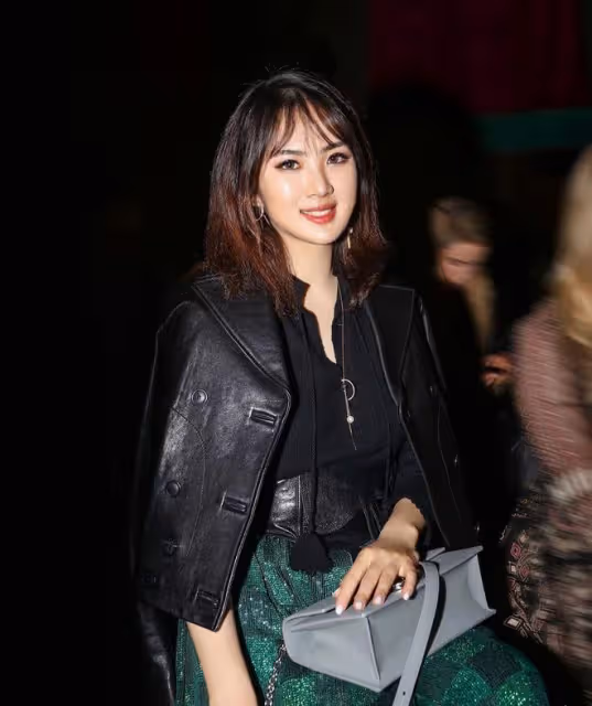 姚安娜和孟晚舟衣品大PK,誰更有女性的魅力?誰更有豪門范?