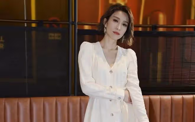 43歲TVB花旦自爆單身之謎，稱不會為愛情放棄事業，拒與小鮮肉拍拖