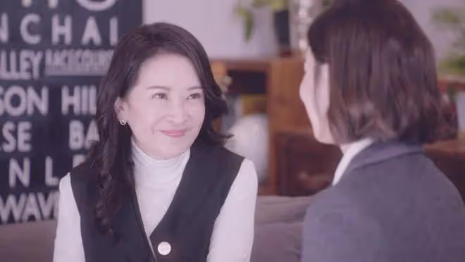 60歲女星大曬「術後」瘦臉照,經歷兩次離婚不抗拒再婚:現時需要一個伴