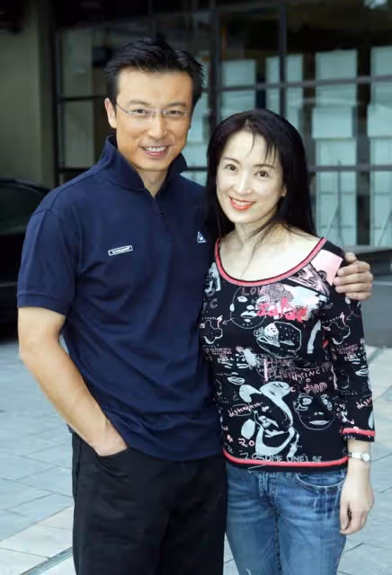 60歲女星大曬「術後」瘦臉照,經歷兩次離婚不抗拒再婚:現時需要一個伴