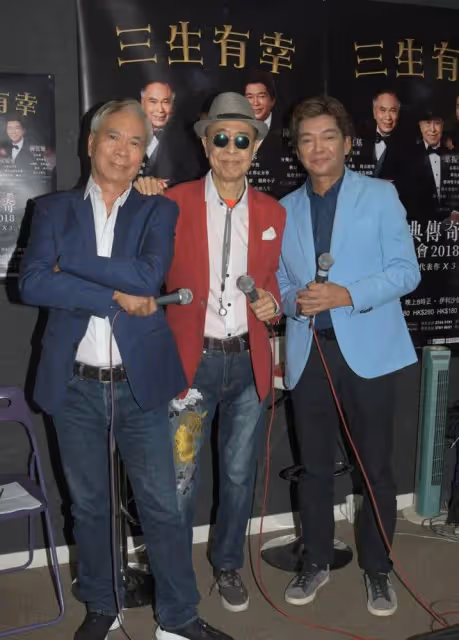80歲殿堂級歌手患眼疾近70年，只剩正常人一成視力，從未怨天尤人