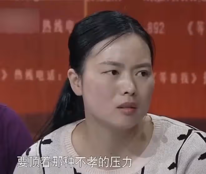 1992年,5歲女孩目睹父母身亡,23年後執意給父母開棺,這是為何