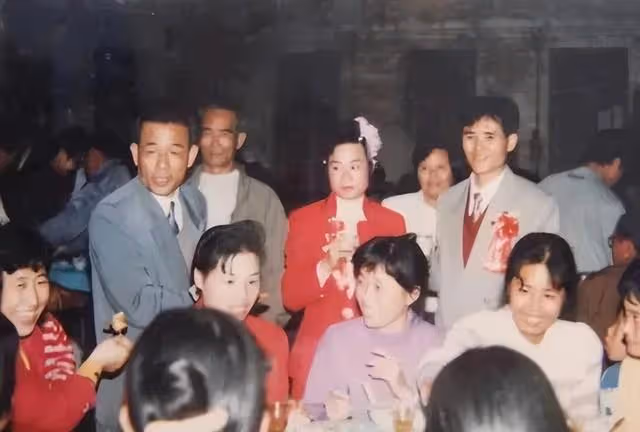 老伴走後剩我和女兒！ 一次摔斷腿住院、是姪子照顧我，女兒只傳簡訊關心，某天我意外打開姪子抽屜「才發現2年前一封信」