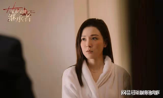 家族榮耀:馬曉靈逼宮遭綁架,丘智斌一招讓其喪命,琪琪下場更慘