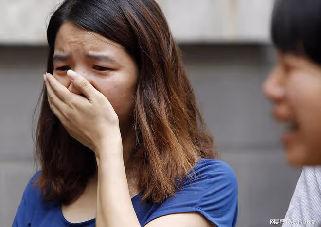 小姑離婚後自己租房住，大伯知道後直接喊她回家：家裡給你蓋房子