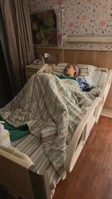 丟丟妹緊急開刀！男友深夜奔醫院陪伴　經紀人曝停工狀況