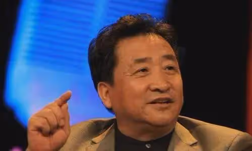 她是「央視名嘴」,因揭露姜昆醜聞被封殺,如今65歲處境如何?