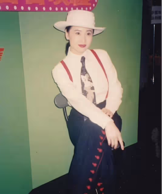 她曾迷倒過張藝謀,將馬景濤傷到心碎,如今60歲卻仍孤身一人