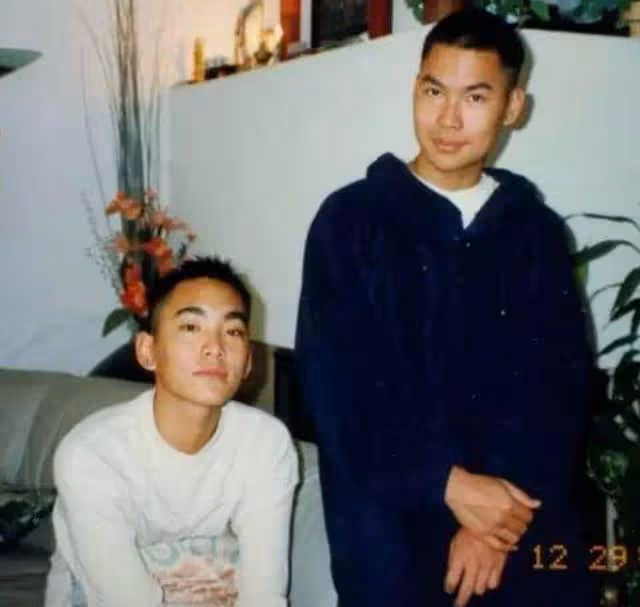 原來他早已去世!14歲出國,19歲入獄,23歲靠在媽媽懷裡離世