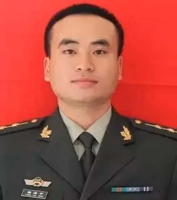 15年,一廣西消防員捨命救2歲女童,僵硬倒地仍不鬆手,享年27歲