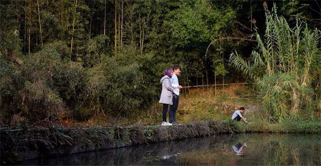 1996年,出生29天的女嬰被老鼠咬掉鼻子,與網戀帥小伙閃婚