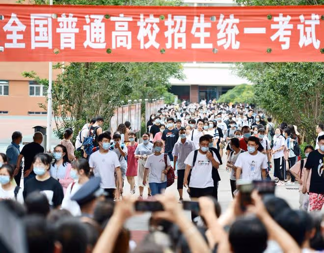 回顧：高考故意交白卷，怒寫8000字抨擊教育制度，如今怎樣了