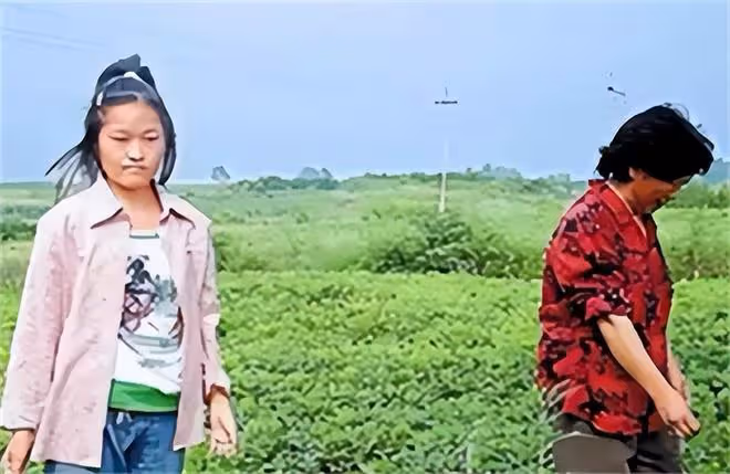 回顧:高考故意交白卷,怒寫8000字抨擊教育制度,如今怎樣了