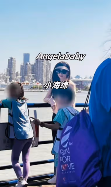 Baby母子逛街偶遇,小明不在身邊,網友盛讚辣媽好身材與滿滿母愛