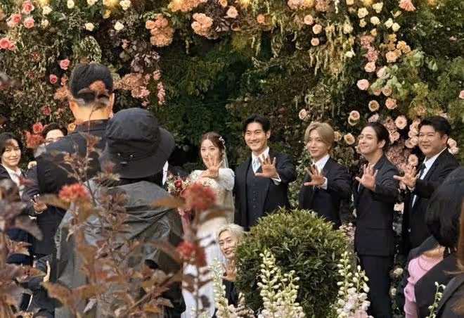 厲旭非公開婚禮，super junior 13人全員到齊，高清大合照公布
