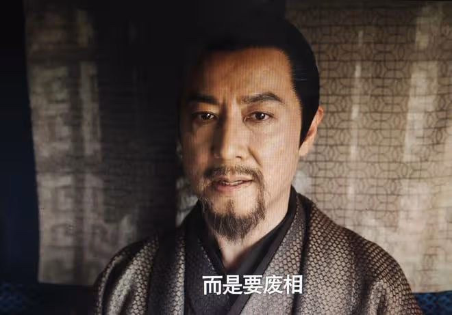 《慶餘年2》「消失」的成佳林，原來劇組早有預示，和楊萬里一樣