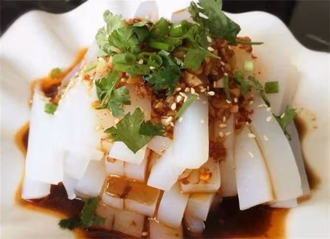 涼粉怎麼拌才好吃,分享佐料調製方法,酸辣爽口,好吃下飯