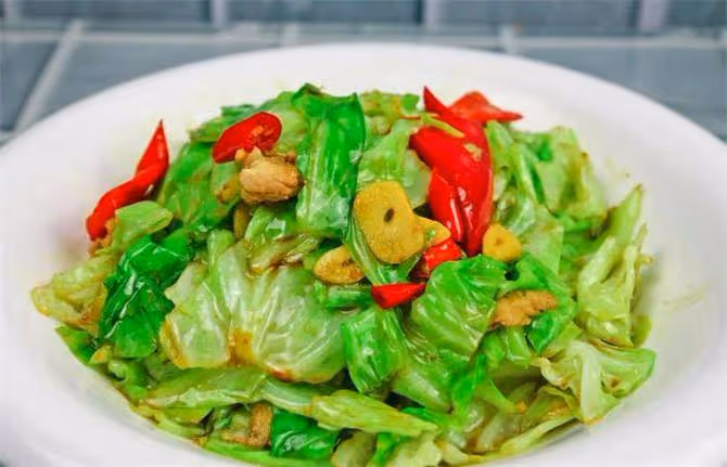 涼拌包菜這樣做太好吃了,清脆爽口,開胃又下飯,1盤不夠吃