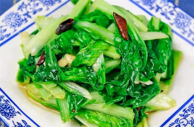 小白菜怎樣炒才好吃?大廚教你一招,口感脆嫩又下飯
