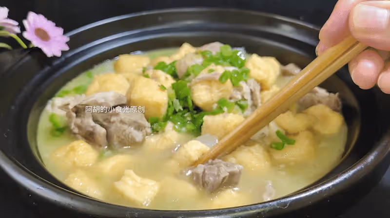 豆腐和它天生一對,後悔沒早發現!燜一燜鮮透了,一口鮮軟、滿嘴爆汁留香