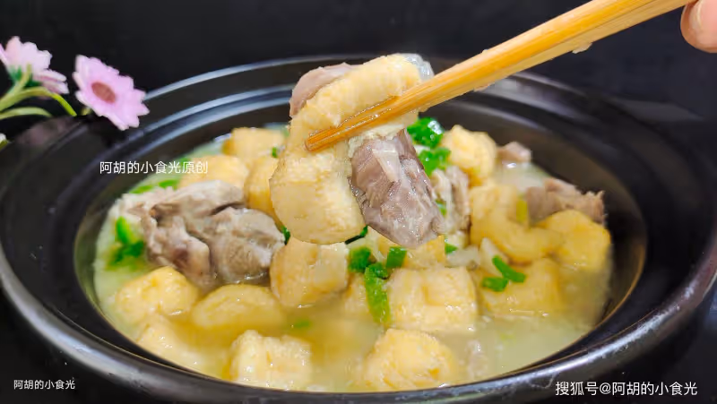 豆腐和它天生一對,後悔沒早發現!燜一燜鮮透了,一口鮮軟、滿嘴爆汁留香