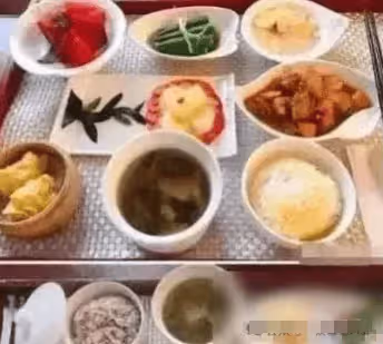 恭喜兒女雙全！張柏芝四胎月子餐照片曝光，謝霆鋒帶走兒子引發關注